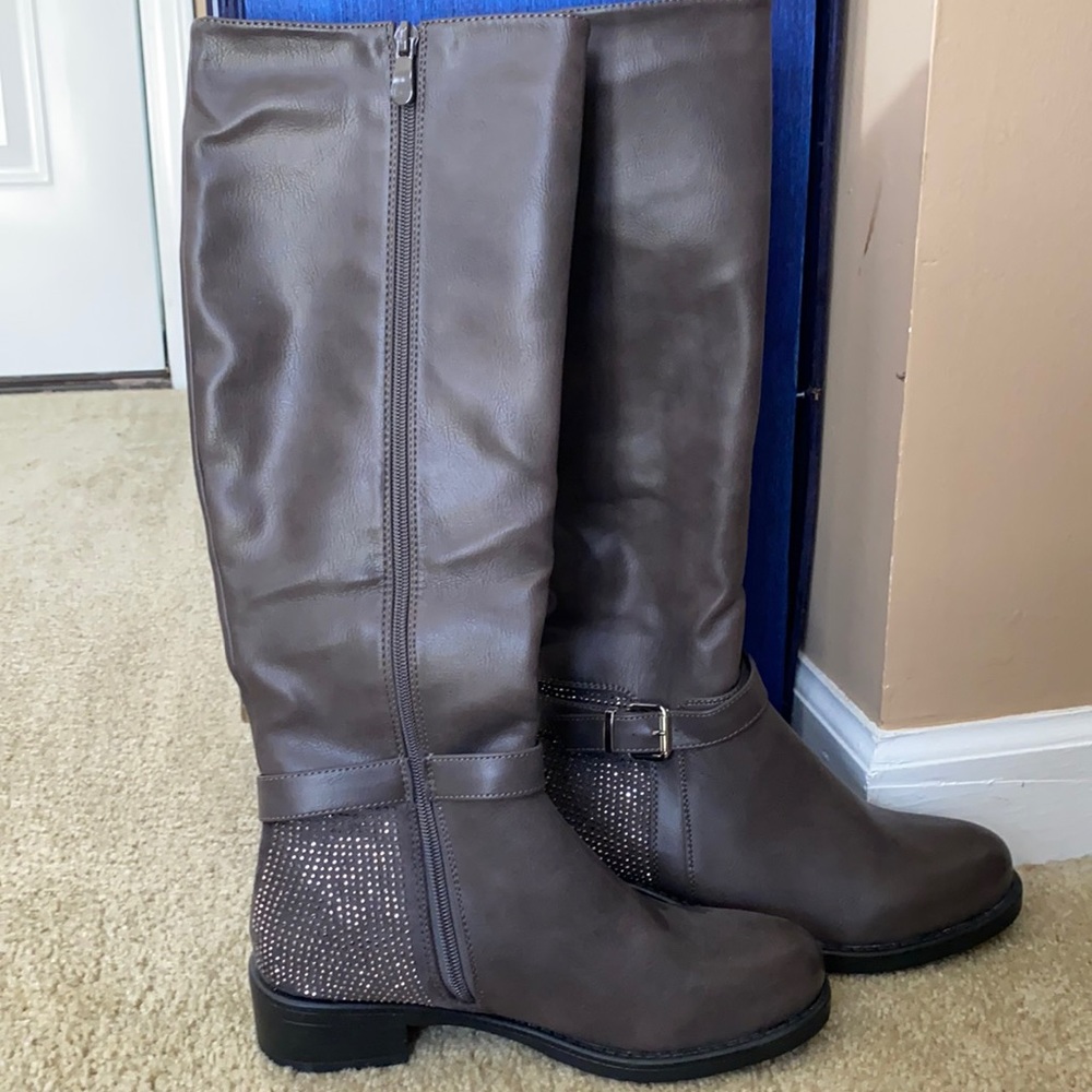 Knee boots NEVER WORN